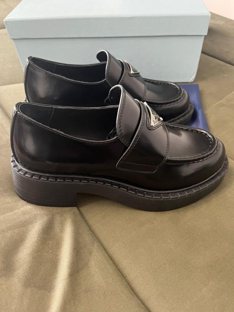 PRADA プラダ チョコレート ブラッシュドレザー ローファー