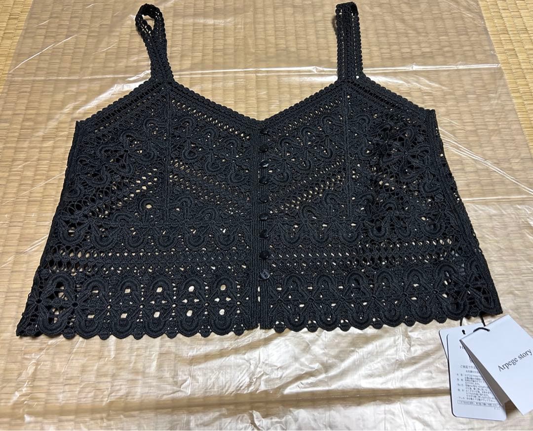 ブラックレース刺繍キャミソール