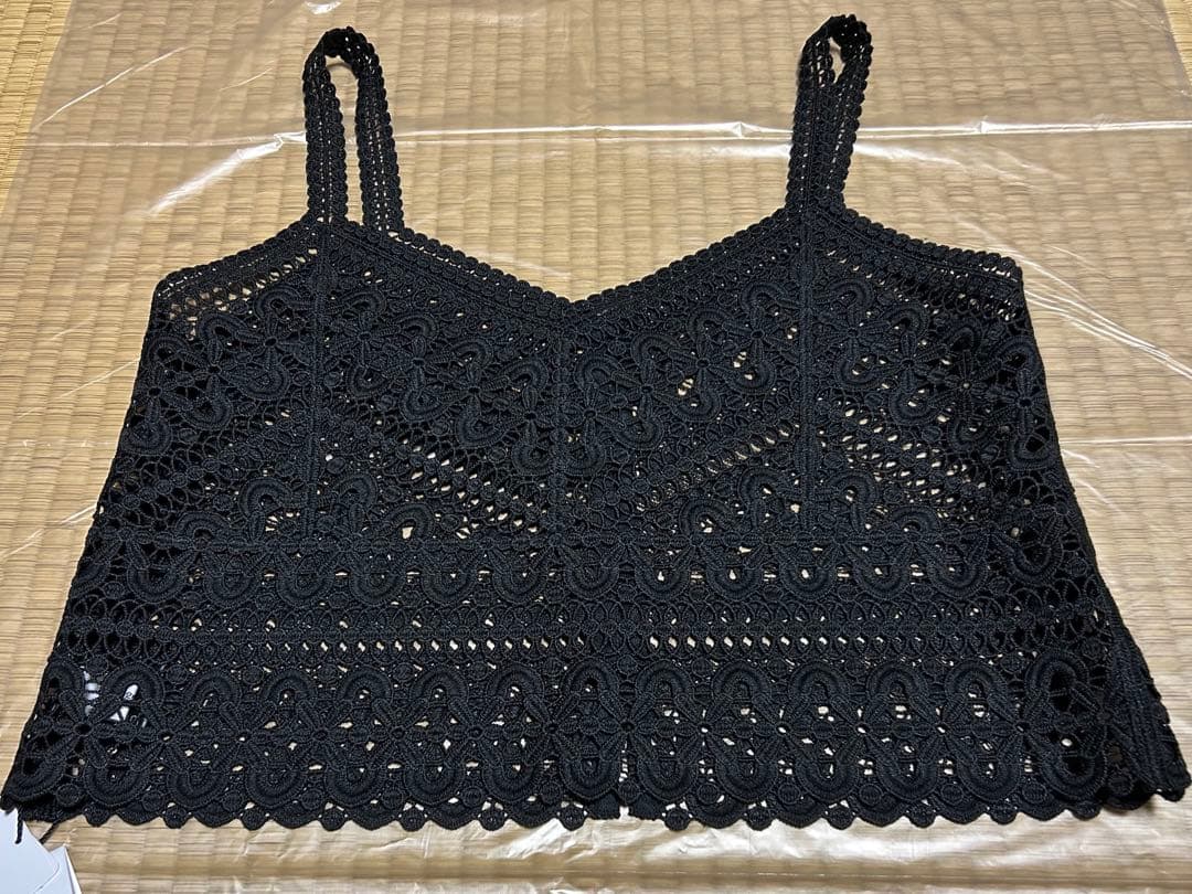 ブラックレース刺繍キャミソール