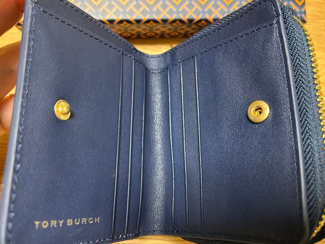美品　Tory Burch ネイビー 二つ折り財布