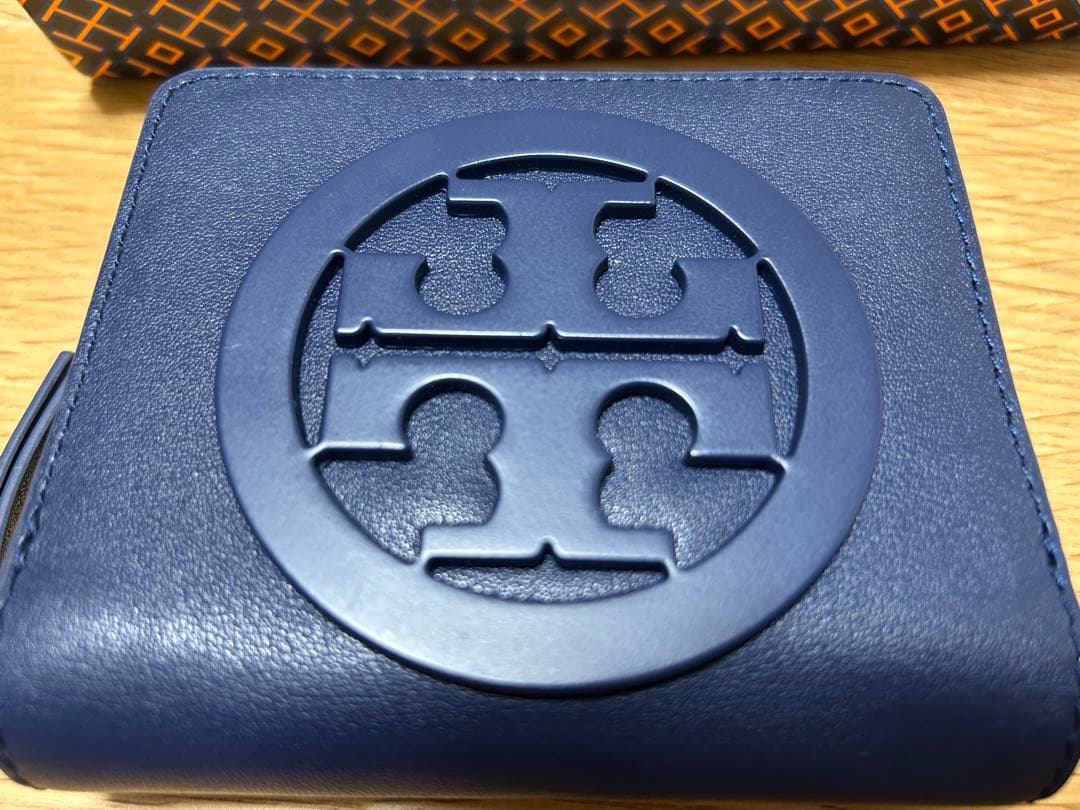 美品　Tory Burch ネイビー 二つ折り財布