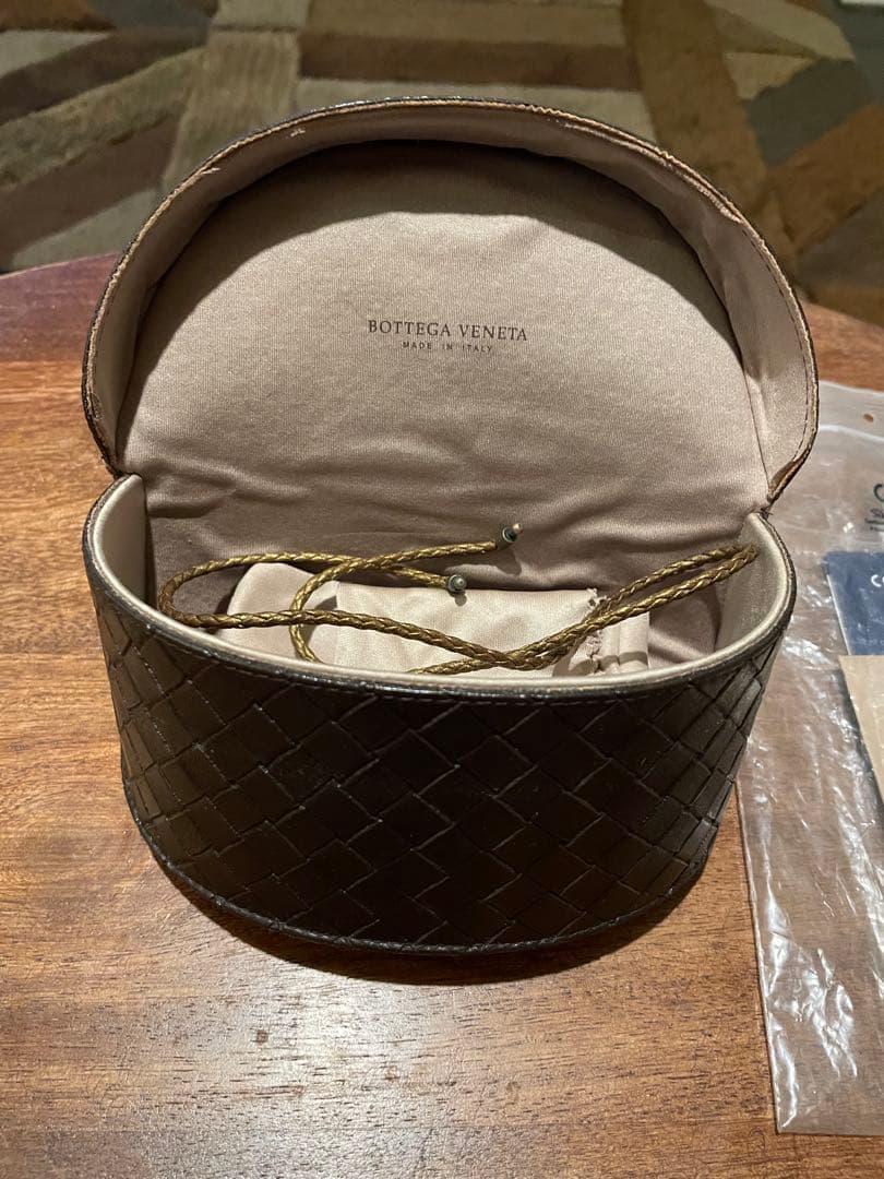 BOTTEGA VENETA アビエーターサングラス ケース付き