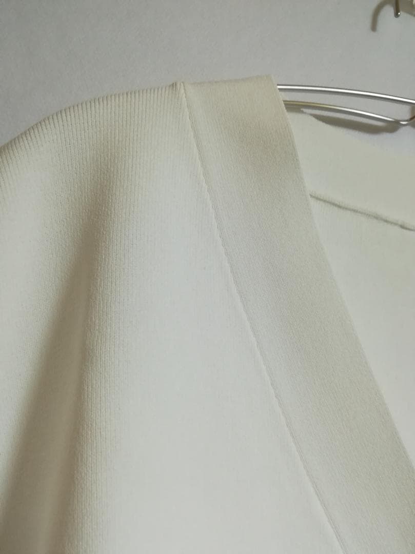 新品 ADORE 24AW タフタペプラムカーディガン ポンチョ型 白 38