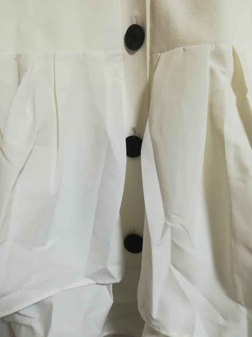 新品 ADORE 24AW タフタペプラムカーディガン ポンチョ型 白 38