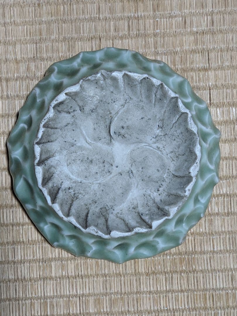 ♦青磁陽刻陽刻 浮彫り梅 花木図 筆洗 文房四宝 中国陶磁 瀬戸 古美術骨董品