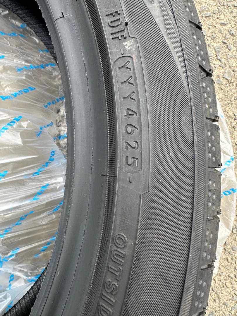 （トップス）新車外し 60プリウス 195/60R19 タイヤ４本セッ