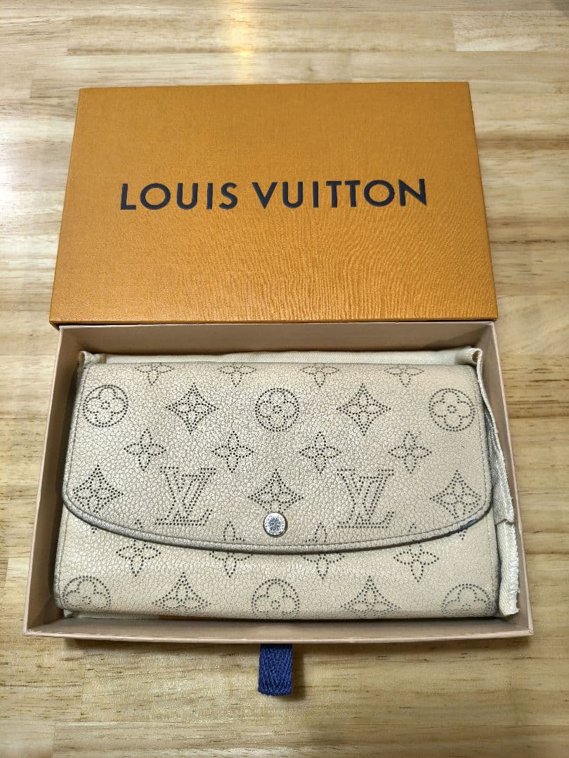 miLouis Vuittonルイ ヴィトンマヒナ ポルトフォイユ イリス