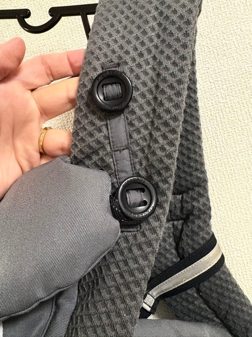 美品‼️エルゴベビー オムニブリーズ　抱っこ紐 グレー　おまけ付き、元箱付き
