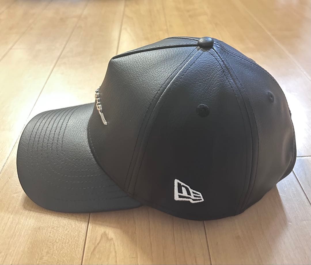 ★ほぼ未使用★ 希少品 New era メタルプレート レザーキャップ