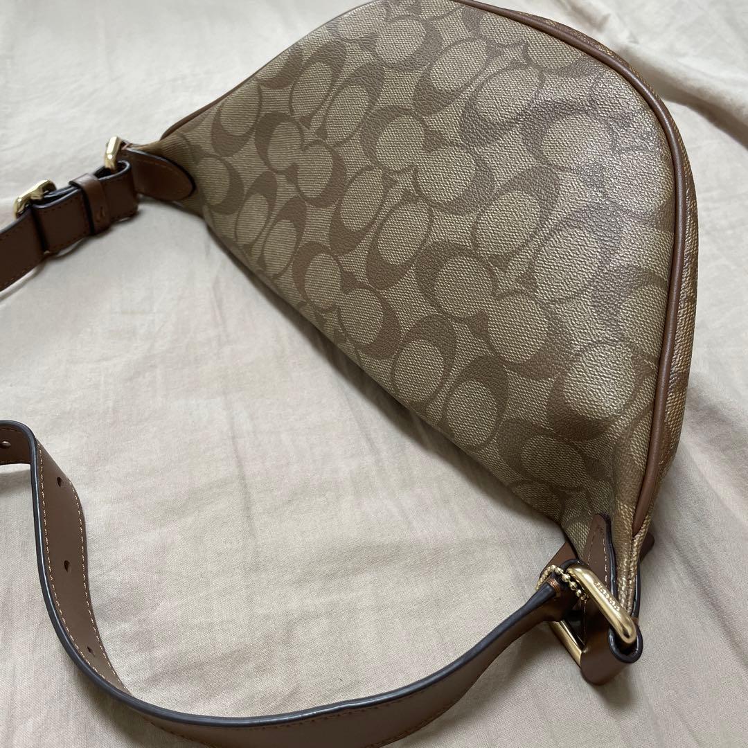 COACH ボディバッグ　ブラウン　ロゴデザイン