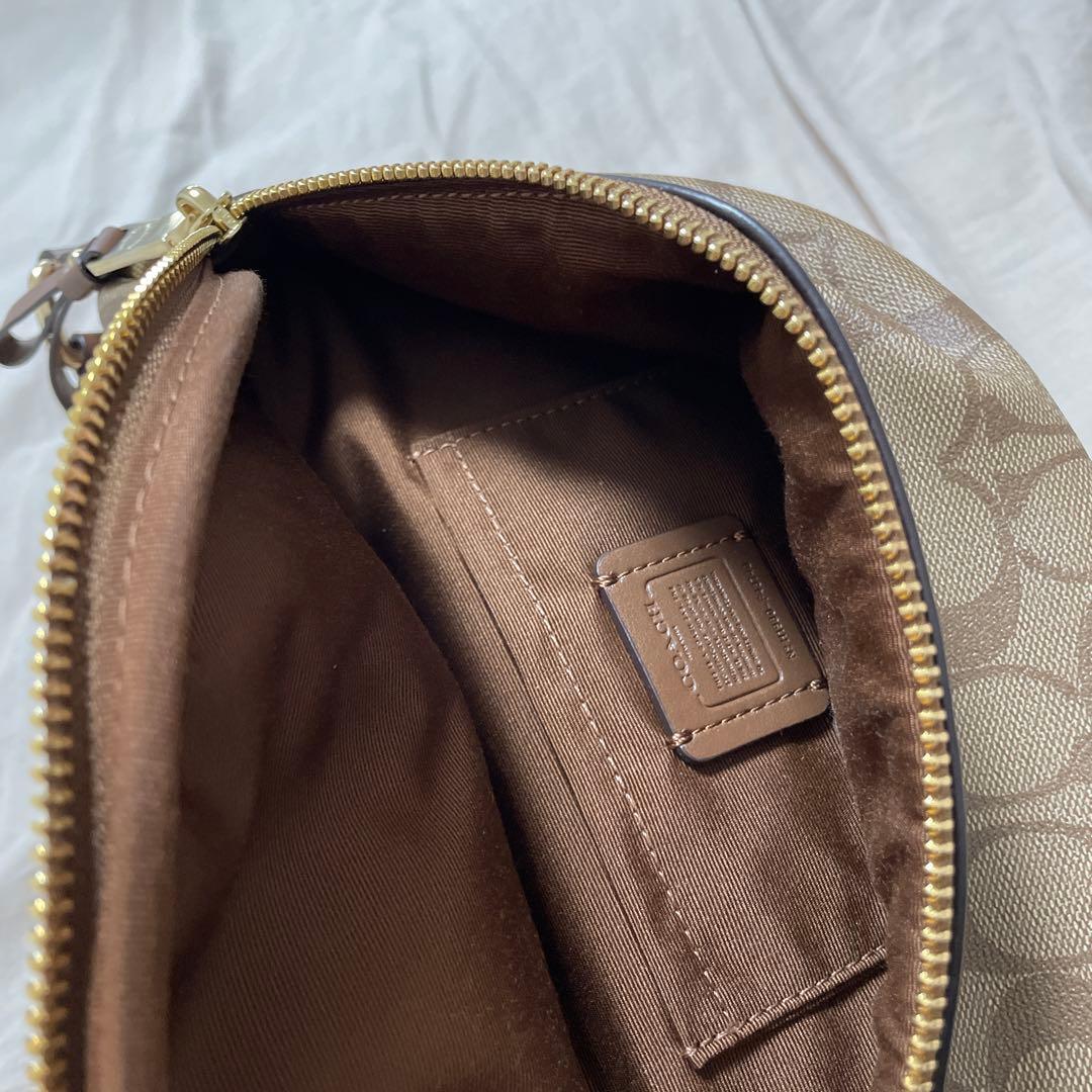 COACH ボディバッグ　ブラウン　ロゴデザイン