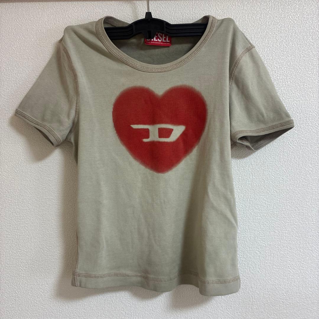 DIESEL T-Ele ベージュ ハートロゴ　Tシャツ