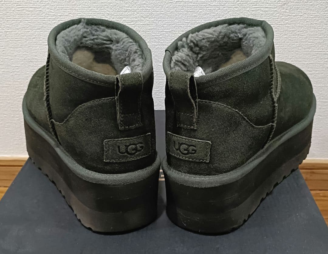 靴 UGG Classic Ultra Mini Platform 25cm