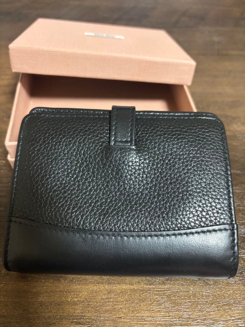 美品✨MIUMIU2つ折り財布