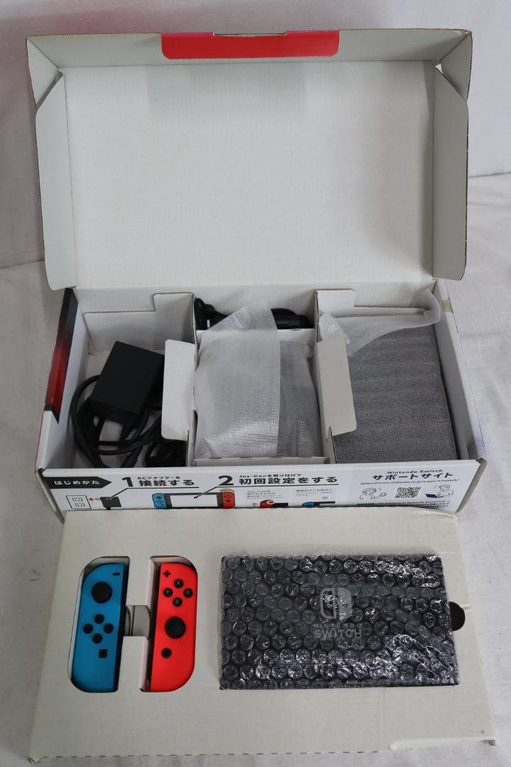 ◇NINTENDO SWITCH 任天堂スイッチ 赤青　07178