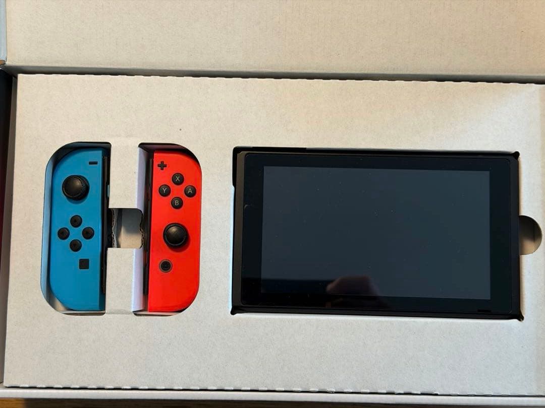Nintendo Switch ブルー／レッドJoy-Con 本体