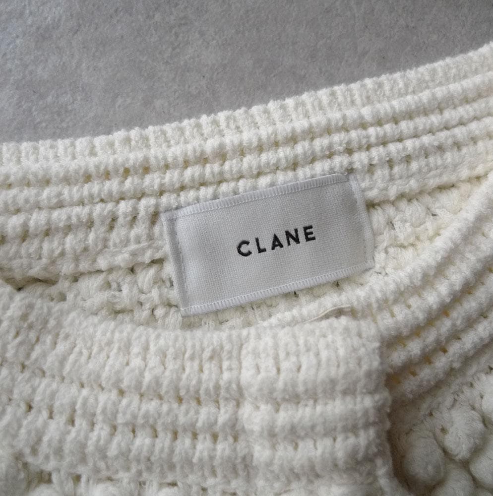 美品 CLANE 2,8万円 ホワイトのニットカーディガン セーター クラネ
