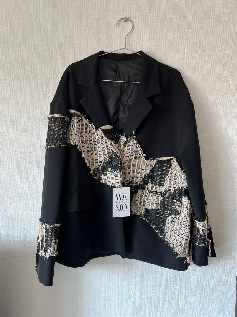お値下げ中！【新品】ANDREA&Co ダメージアートジャケット