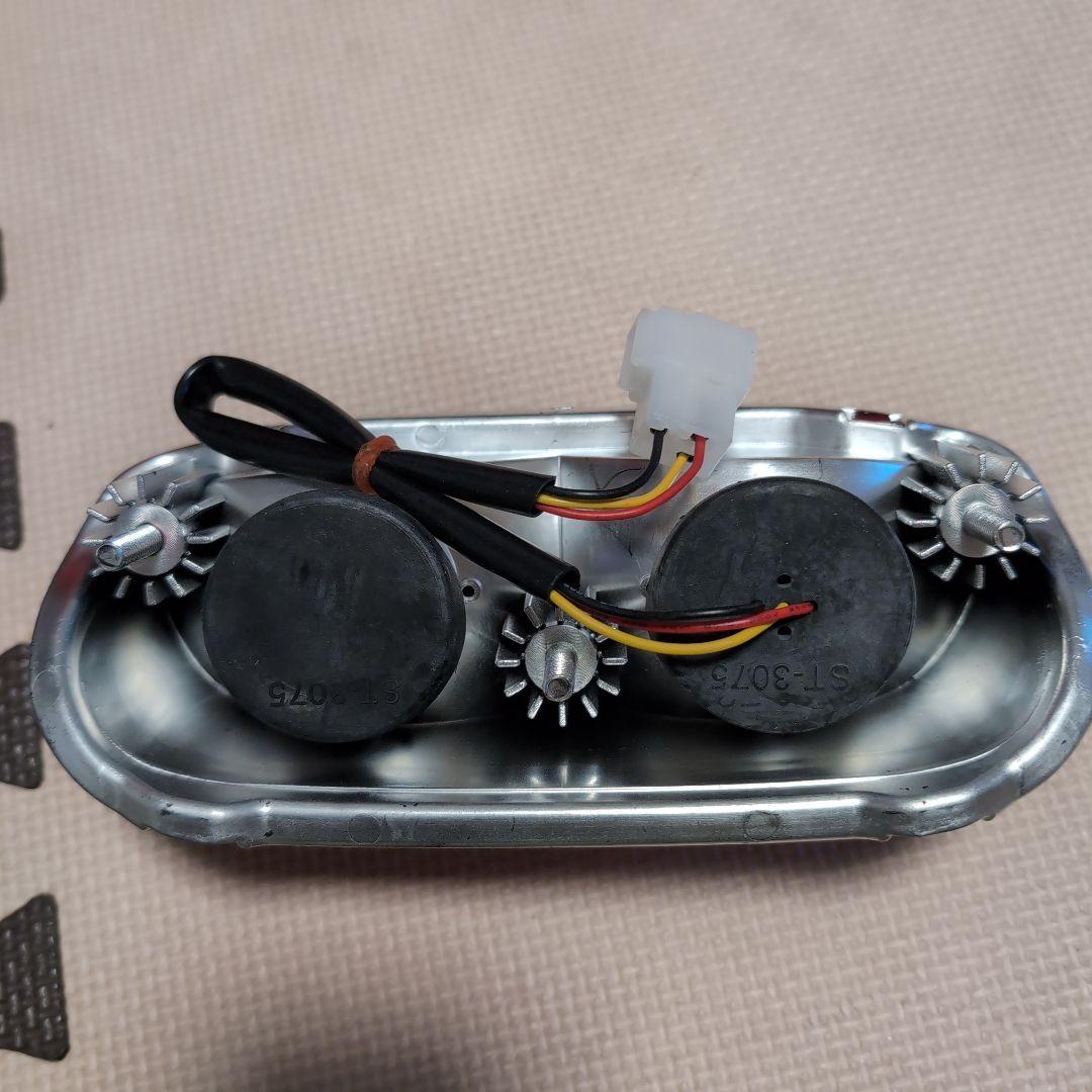 POSH Faith製のLEDテールランプ 色はレッド