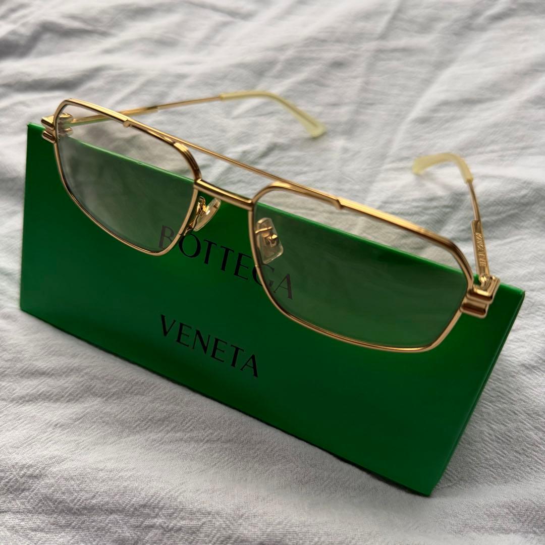 レア　BOTTEGA VENETA Gold Frame Sunglasses