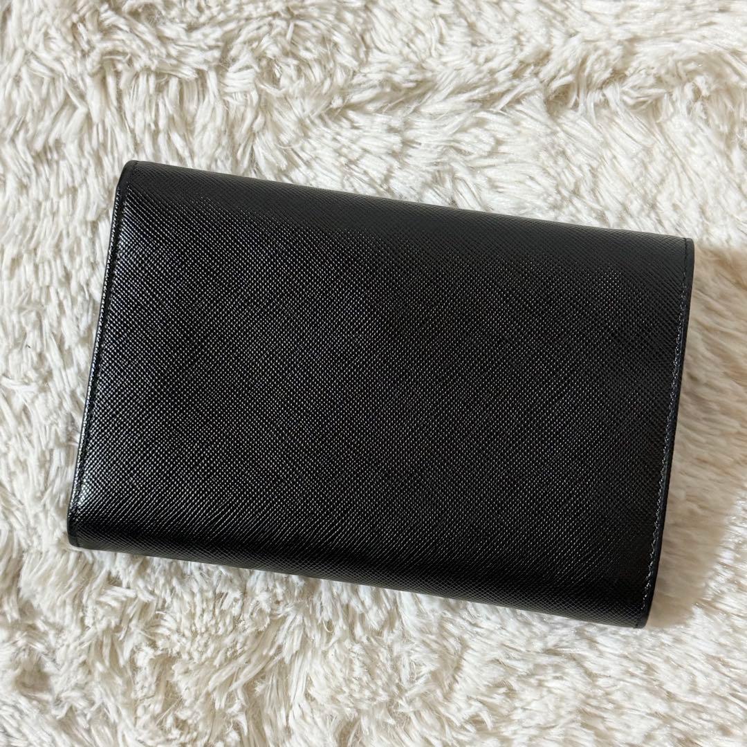 新品未使用✨　PRADA　サフィアーノトライアングル　三つ折り財布 M510A
