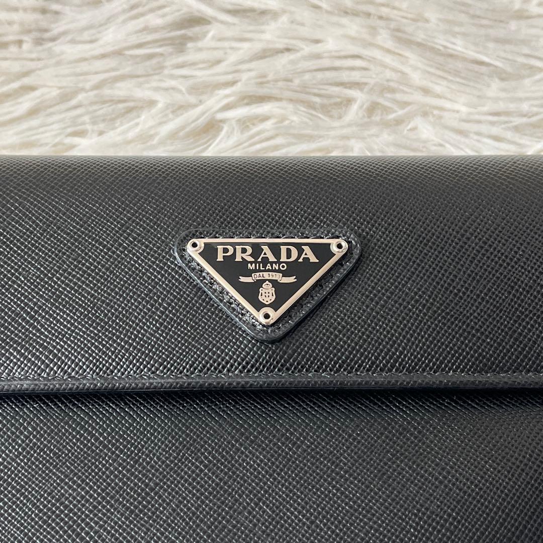 新品未使用✨　PRADA　サフィアーノトライアングル　三つ折り財布 M510A