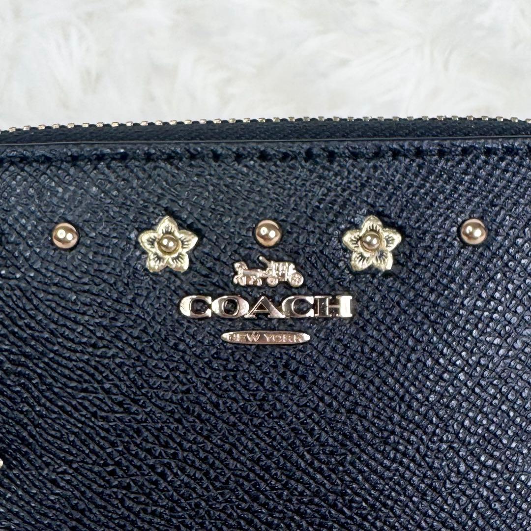 【新品】COACH ラウンドジップ 二つ折り財布 ブラック ゴールドスタッズ