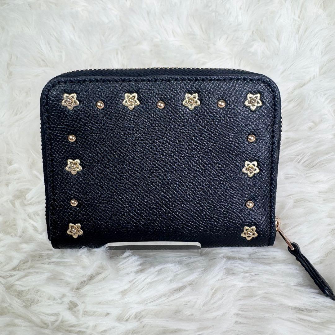 【新品】COACH ラウンドジップ 二つ折り財布 ブラック ゴールドスタッズ