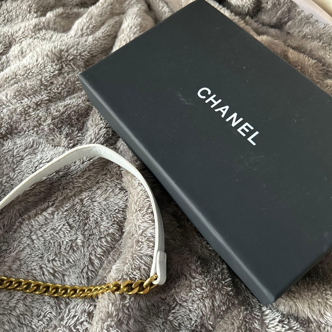 CHANEL ノベルティ　ホワイト キルティングバッグ　可愛い！