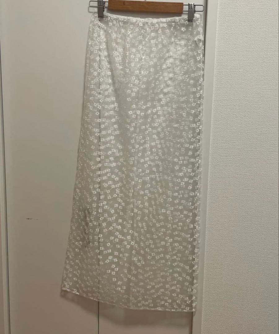 LOEFF ロエフ クローバー エンブロイダリー スカート