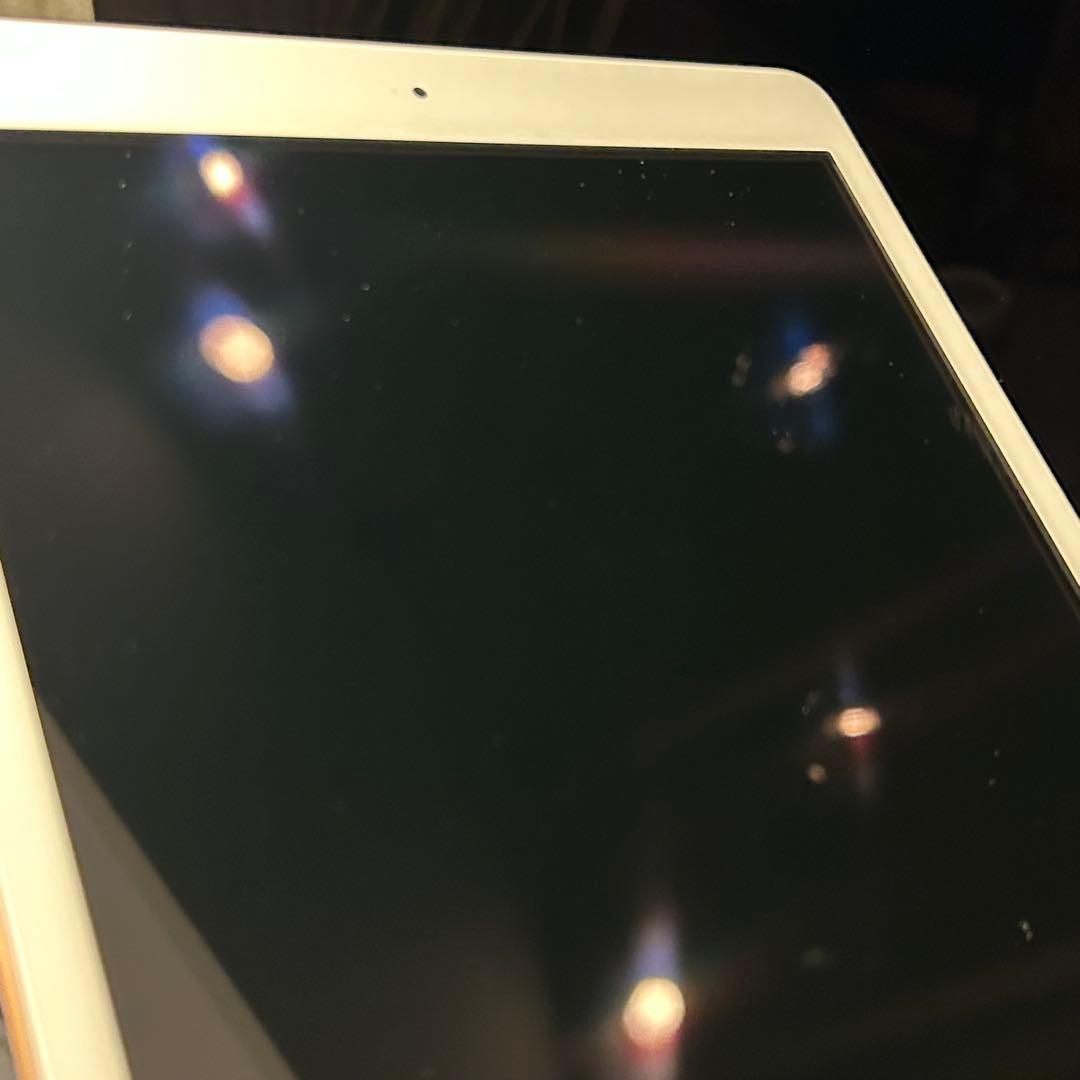 Apple iPad 第7世代 wifiモデル　32GB