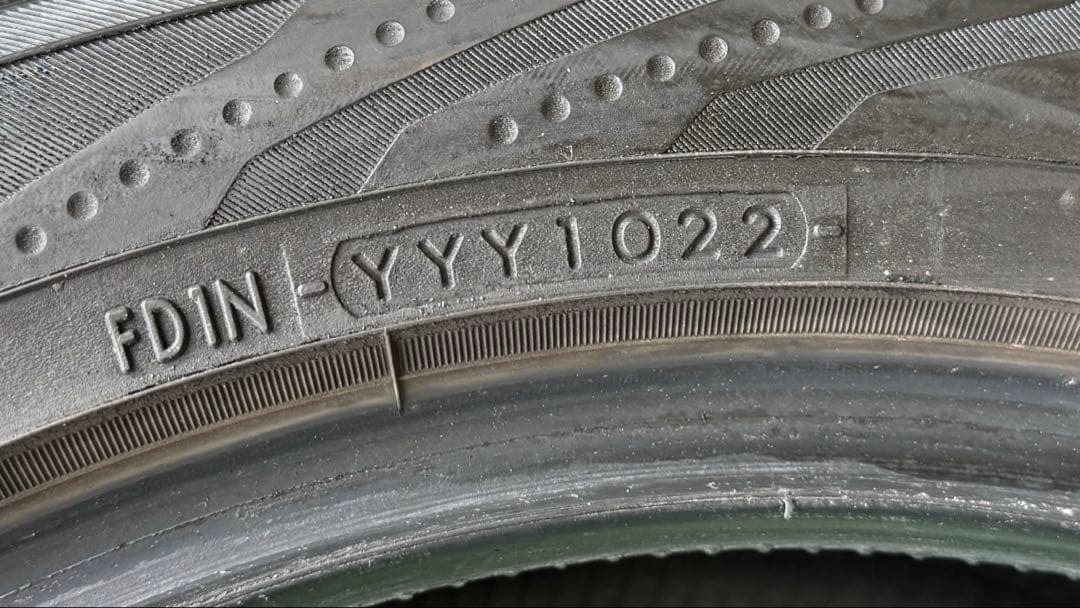ヨコハマタイヤ ブルーアース RV03 225/50r18 2本②