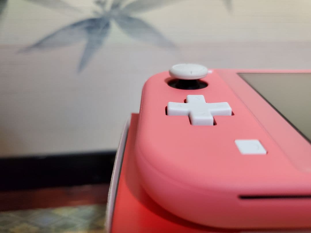 Nintendo Switch Lite 本体　コーラル　ピンク