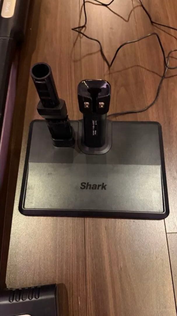 Shark スティッククリーナー 本体 充電スタンド付き