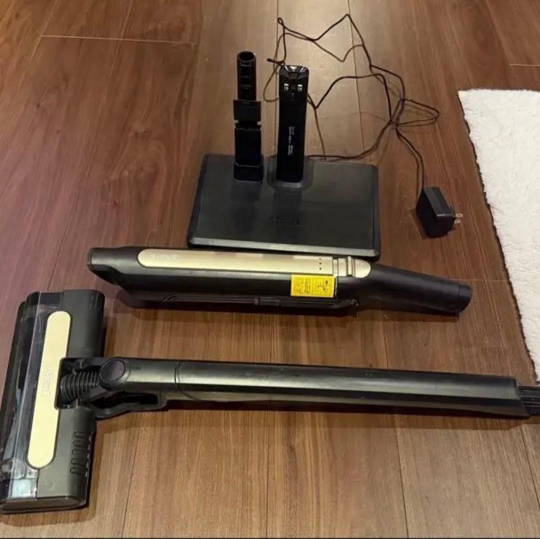 Shark スティッククリーナー 本体 充電スタンド付き