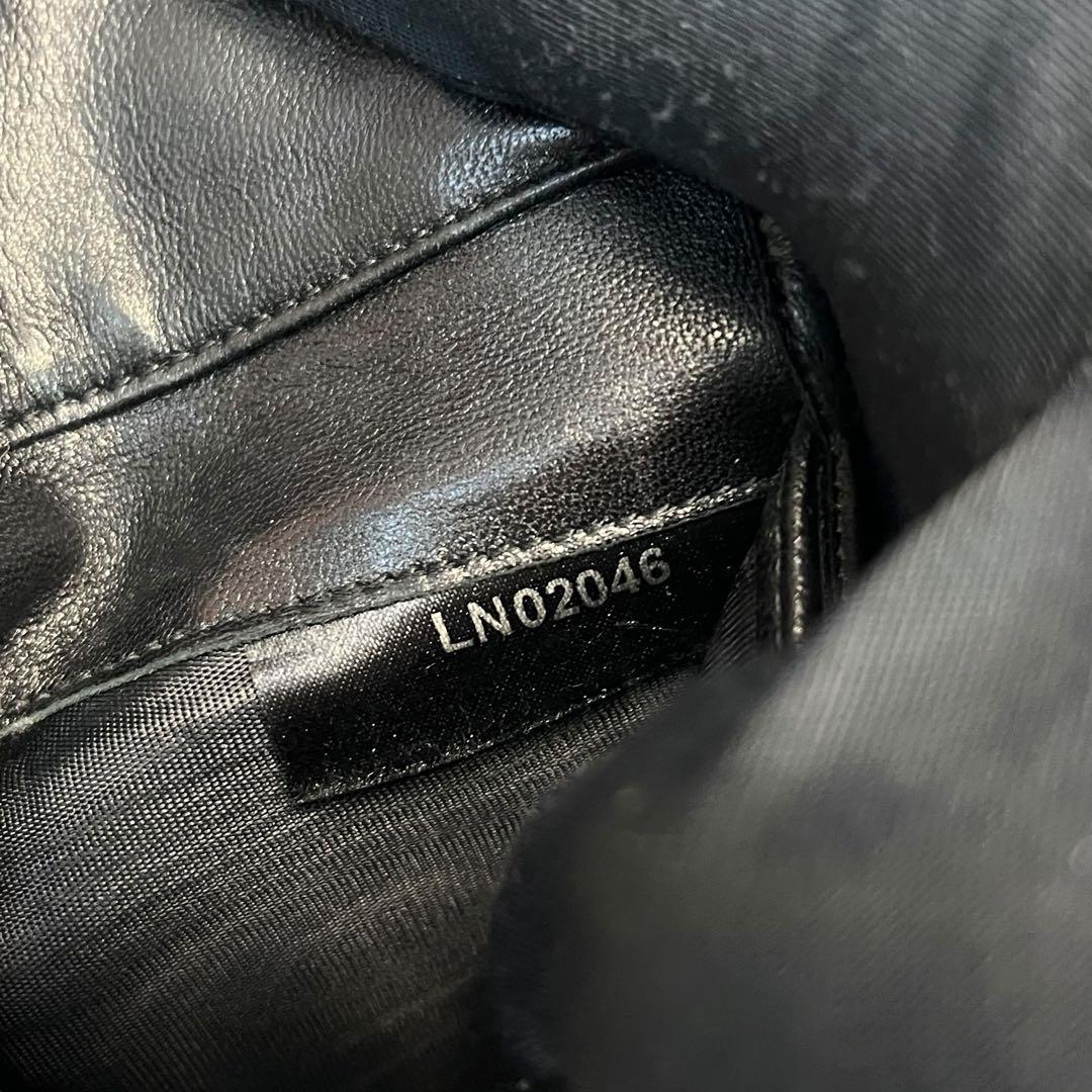 激レア✨　プラダ　三つ折り財布　ハラコ　トライアングルロゴ　アニマル　レザー