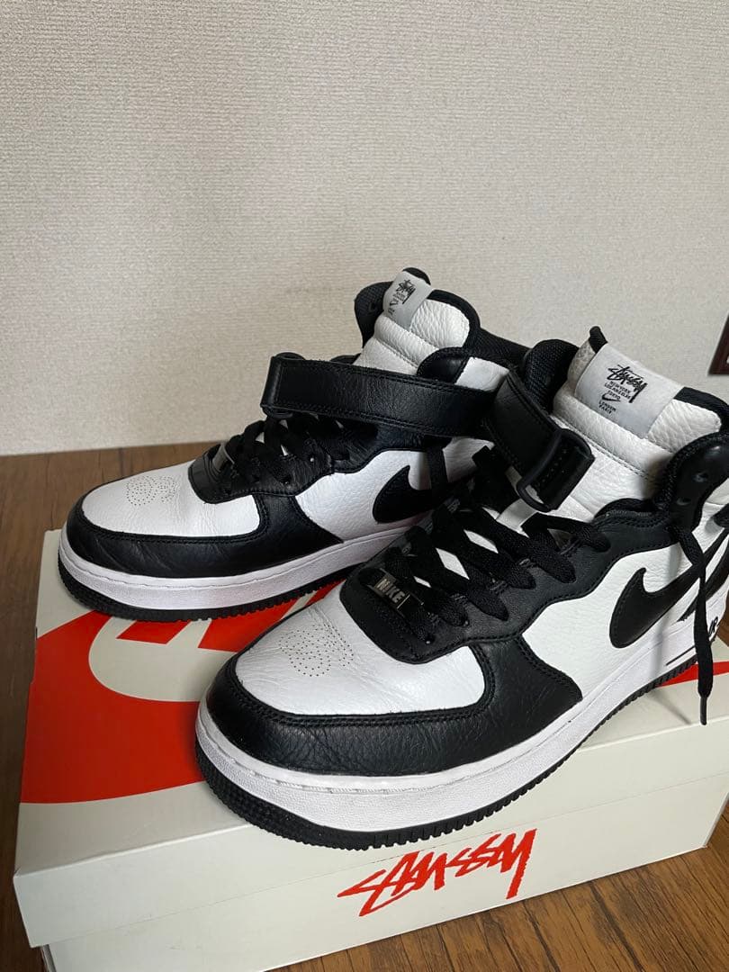 ミートくん　美品・STUSSY AIR FORCE 1 MID 28cm