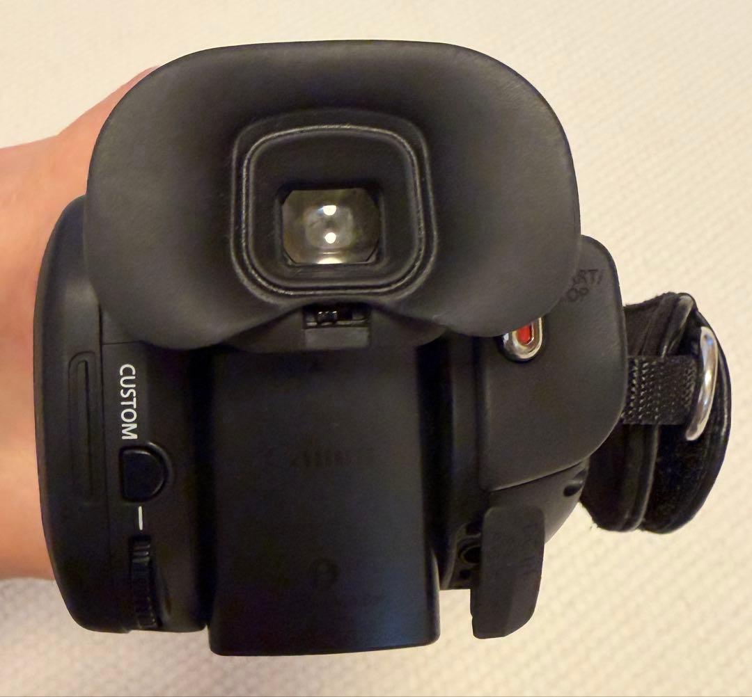 美品 Canon iVIS HF G20 デジタルビデオカメラ 内臓32GB