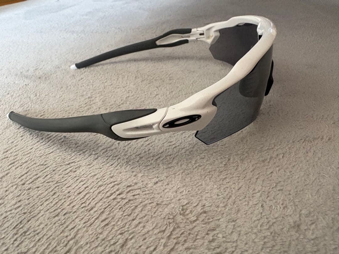 宜*！様 Oakley スポーツサングラス ホワイト/ブラック
