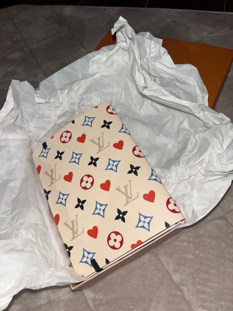 LOUIS VUITTON ハートデザイン ノート