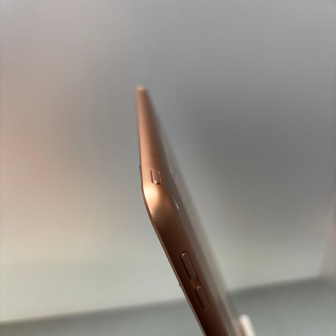 iPad 第8世代 128G Wi-Fi 94％ 新同品gold