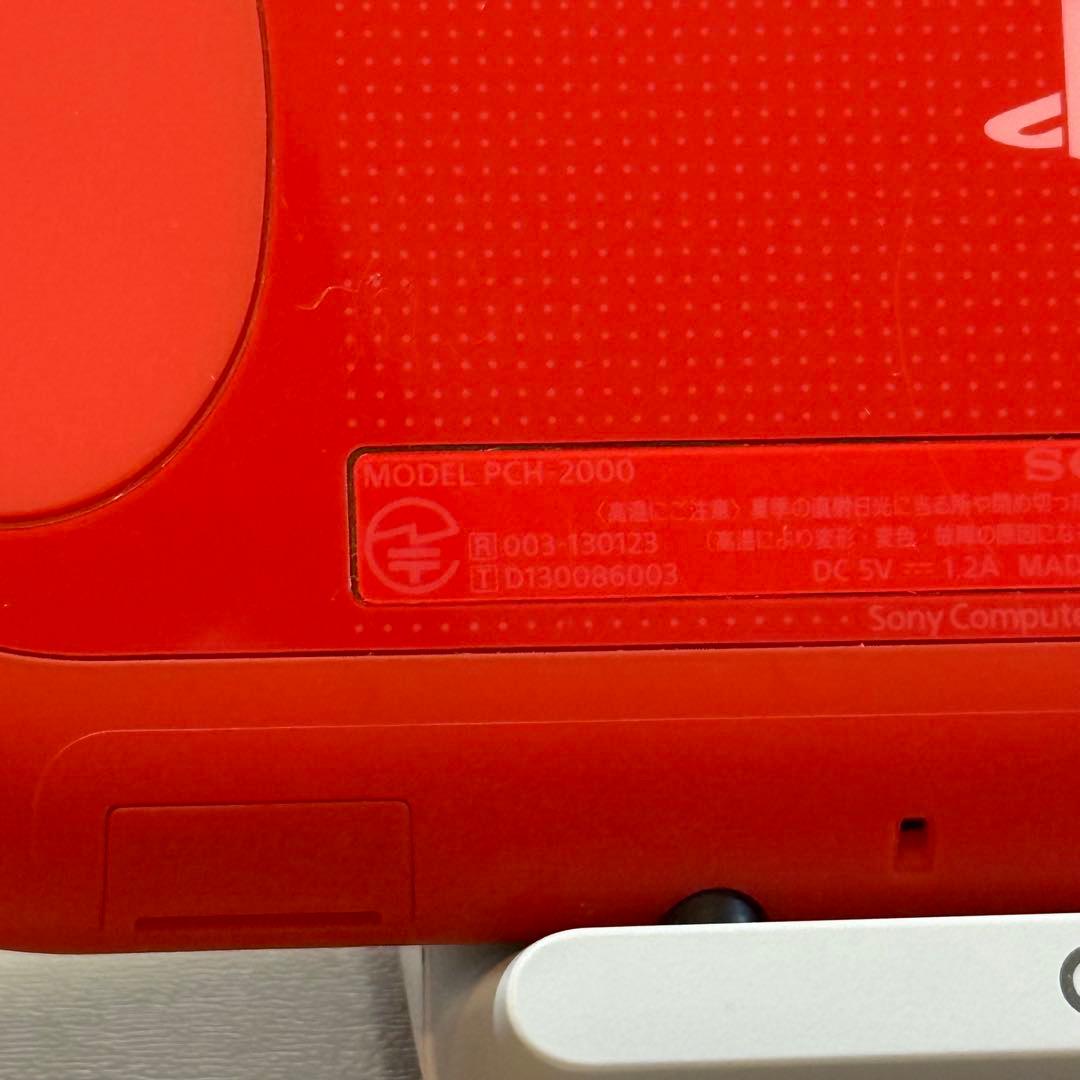 5-258 PSVITA PCH-2000 レッド/ブラック