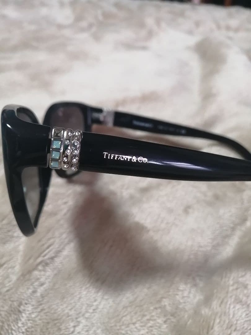 Tiffany & Co. ブラックサングラス ケース付き (難あり)