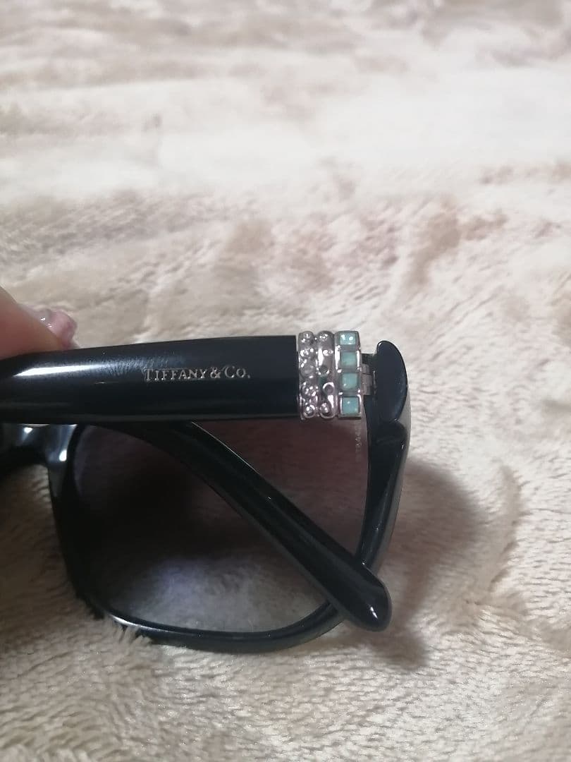 Tiffany & Co. ブラックサングラス ケース付き (難あり)