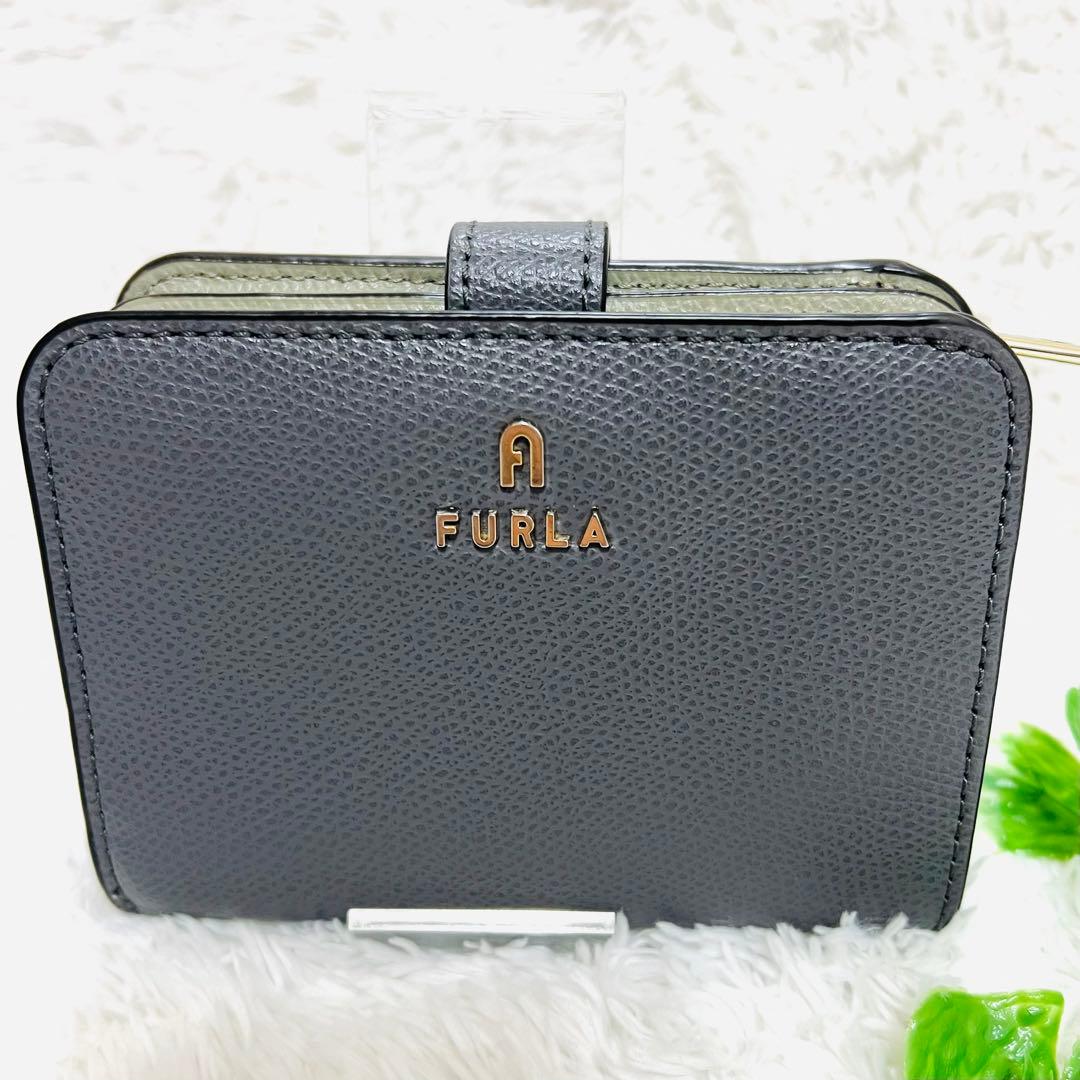 美品　フルラ 二つ折り 財布 カメリア S グレー×ライトグレー