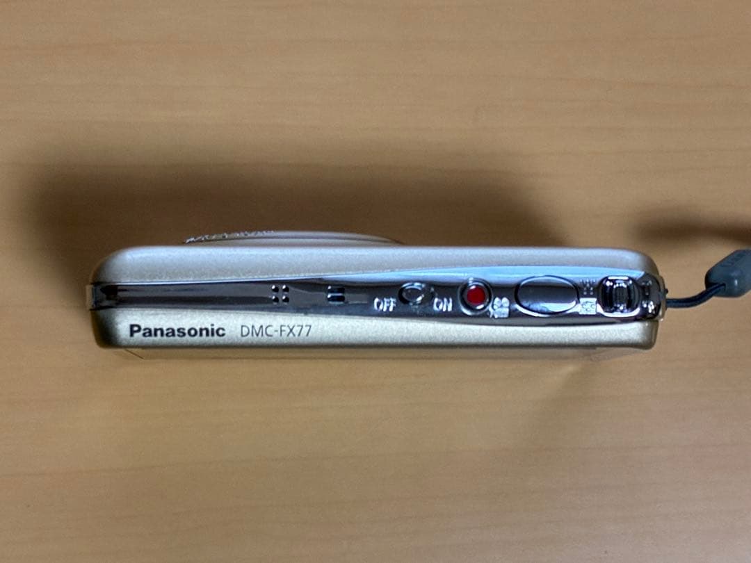 Panasonic LUMIX DMC-FX77 CCDデジカメ