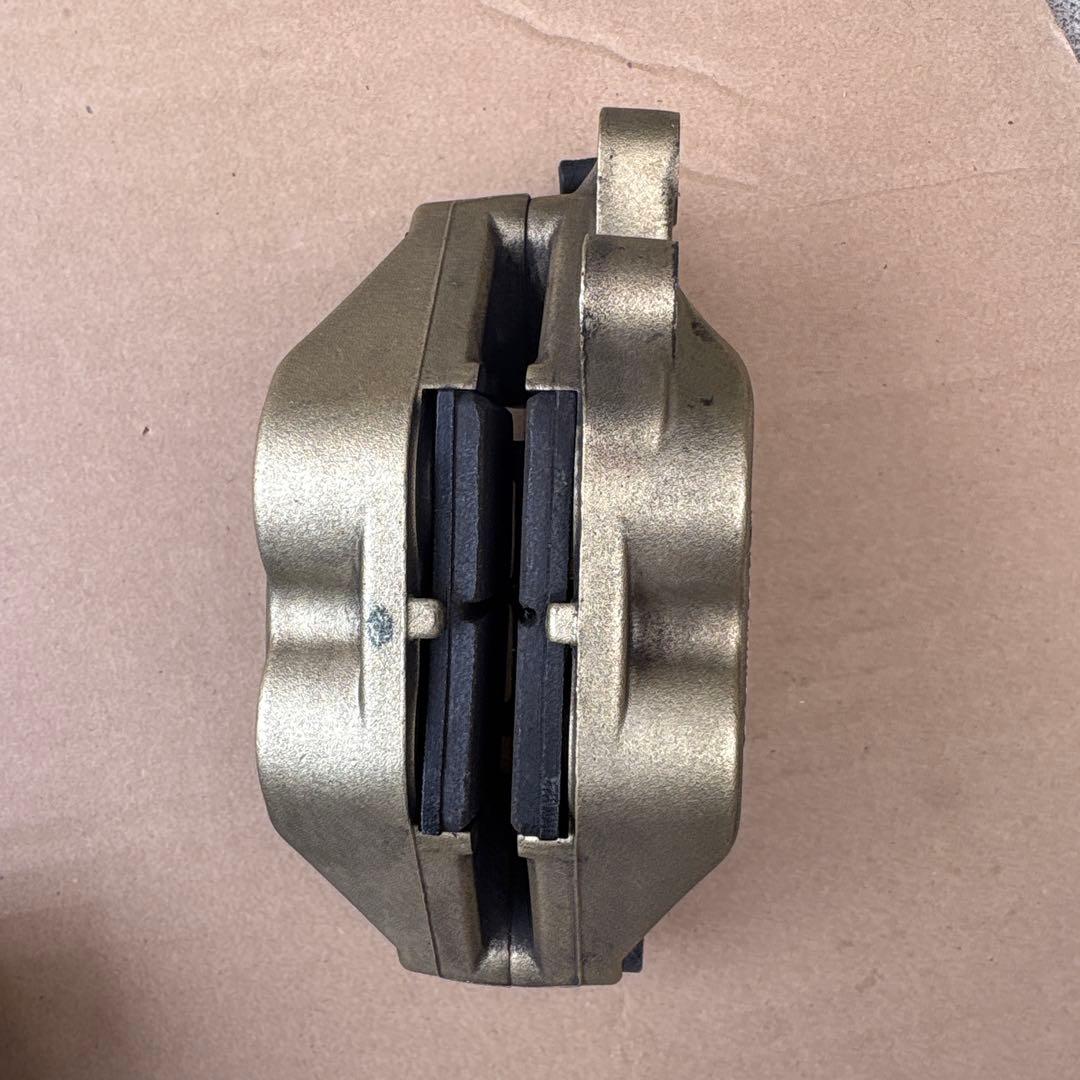 Brembo ブレーキキャリパー ゴールド