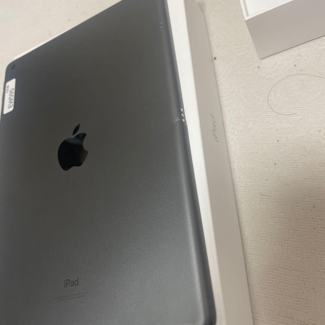 m*o様 Apple iPad (第9世代) 64GB バッテリー95%