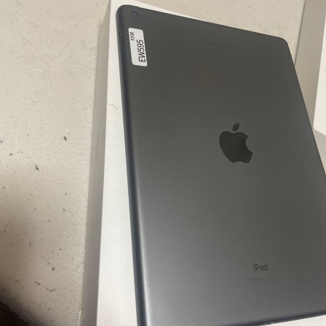 m*o様 Apple iPad (第9世代) 64GB バッテリー95%