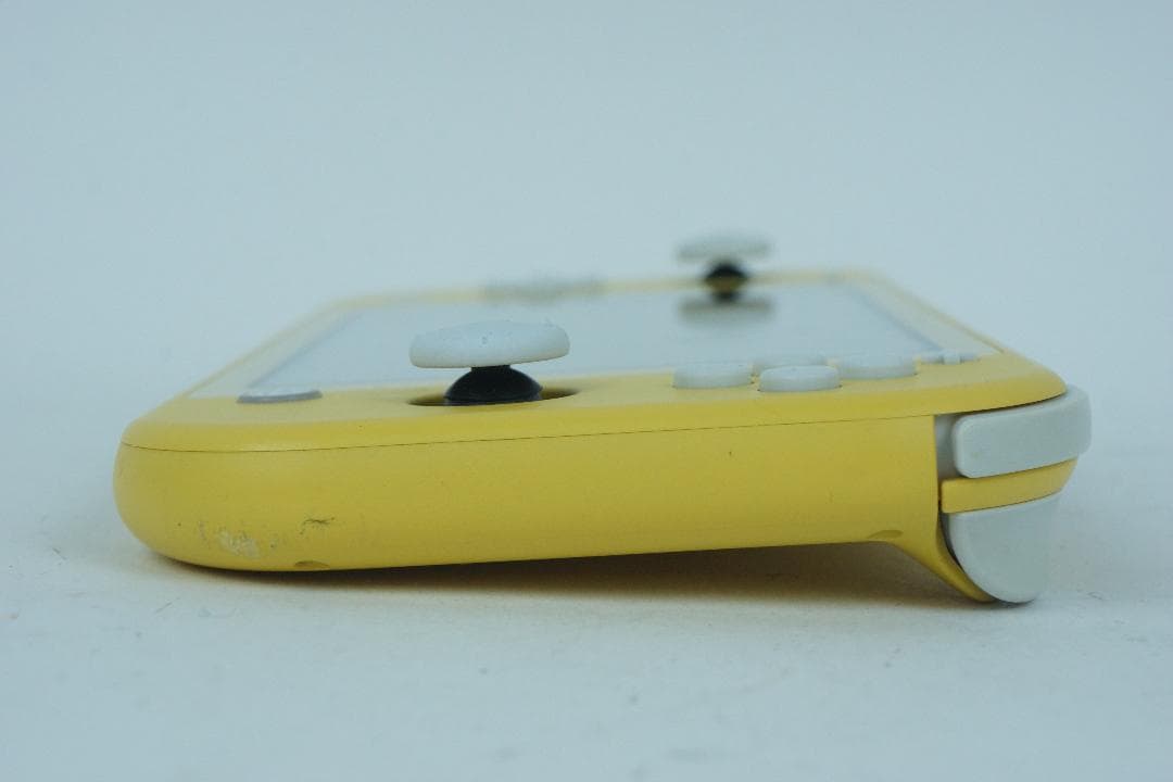 【動作品】ニンテンドースイッチライト イエロー 本体 Switch Lite 2